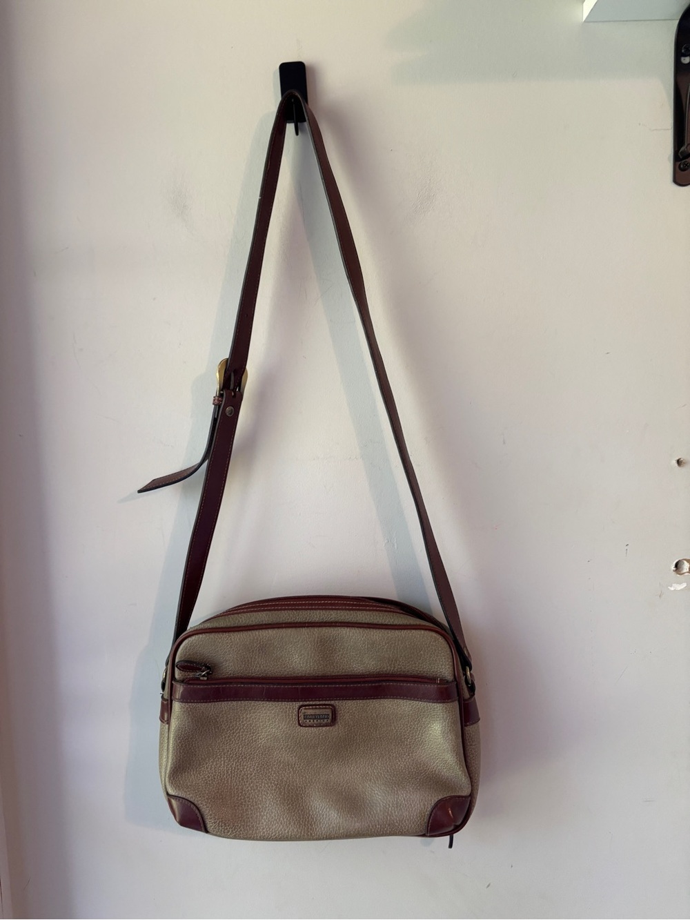 Carryland America Vinyl Taupe Brown Crossbody